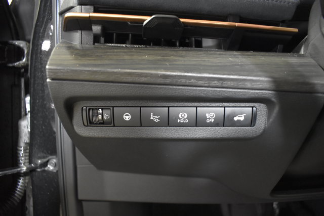 Certified 2024 Nissan Ariya AWD image 14