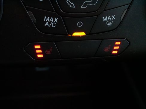 Used 2018 Ford Fusion SE image 28