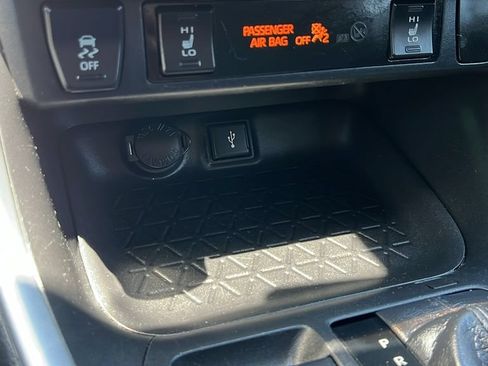 Used 2021 Toyota RAV4 XLE w/ Convenience Package AWD/4WD image 16
