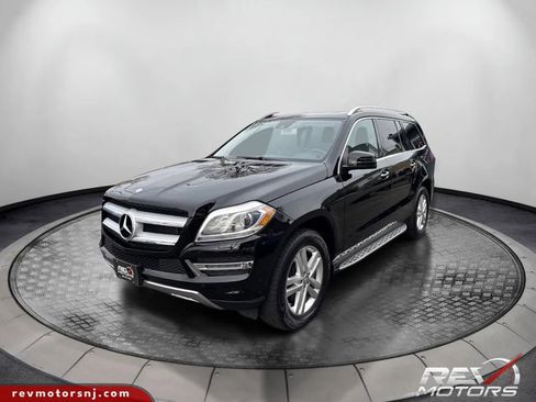 Used 2015 Mercedes-Benz GL 450 4MATIC w/ Parking Assist Package image 1