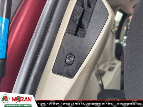 Used 2015 Dodge Grand Caravan SXT image 38