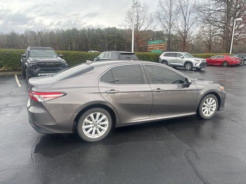 Used 2019 Toyota Camry LE image 7