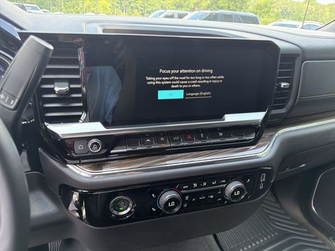 Used 2023 Chevrolet Silverado 1500 LT AWD/4WD image 27