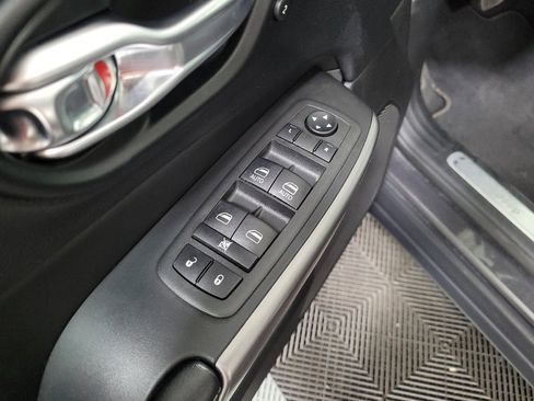 Used 2021 Jeep Cherokee Limited AWD/4WD image 27