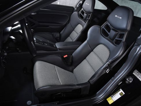 Used 2016 Porsche 911 R RWD image 5