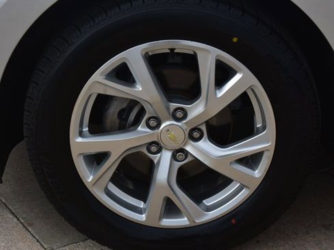 Used 2021 Chevrolet Equinox Premier image 10