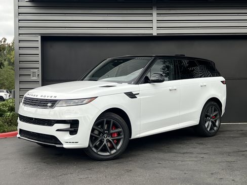 New 2025 Land Rover Range Rover Sport Dynamic SE image 1