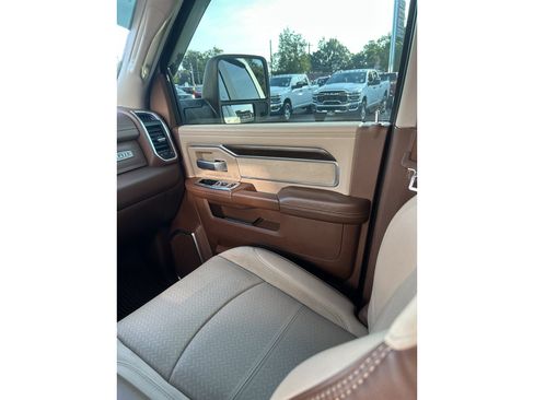 Used 2023 RAM 2500 Laramie AWD/4WD image 11