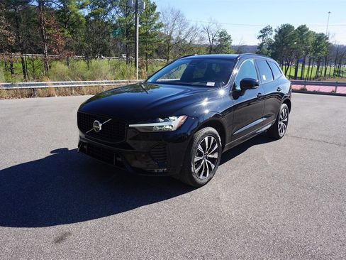 Used 2024 Volvo XC60 B5 Plus w/ Protection Package Premier image 24