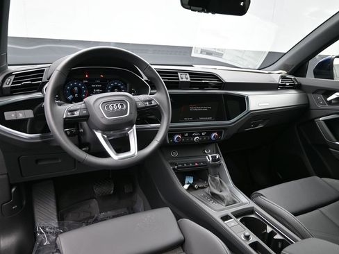 New 2025 Audi Q3 2.0T Premium image 7