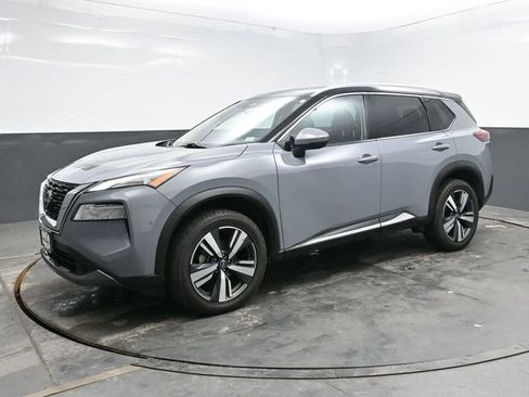 Used 2023 Nissan Rogue SL image 3