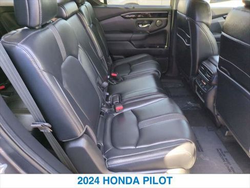 Certified 2024 Honda Pilot Touring image 24
