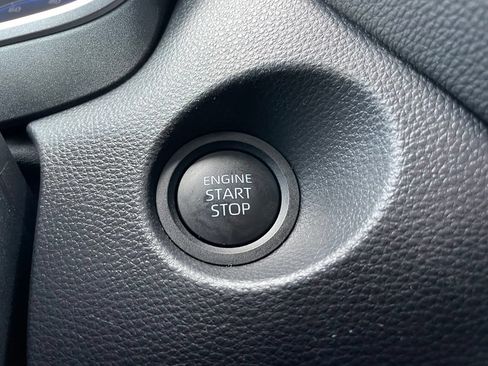 Used 2026 Toyota Corolla Cross XLE FWD image 20