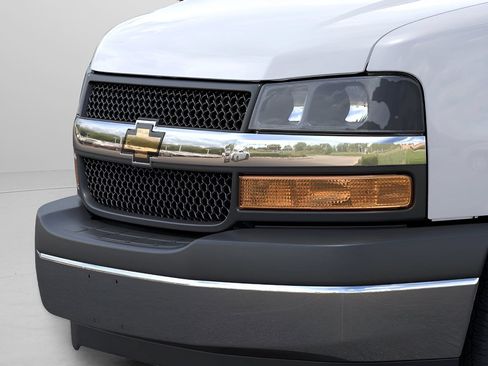 New 2025 Chevrolet Express 2500 w/ Driver Convenience Package RWD image 33
