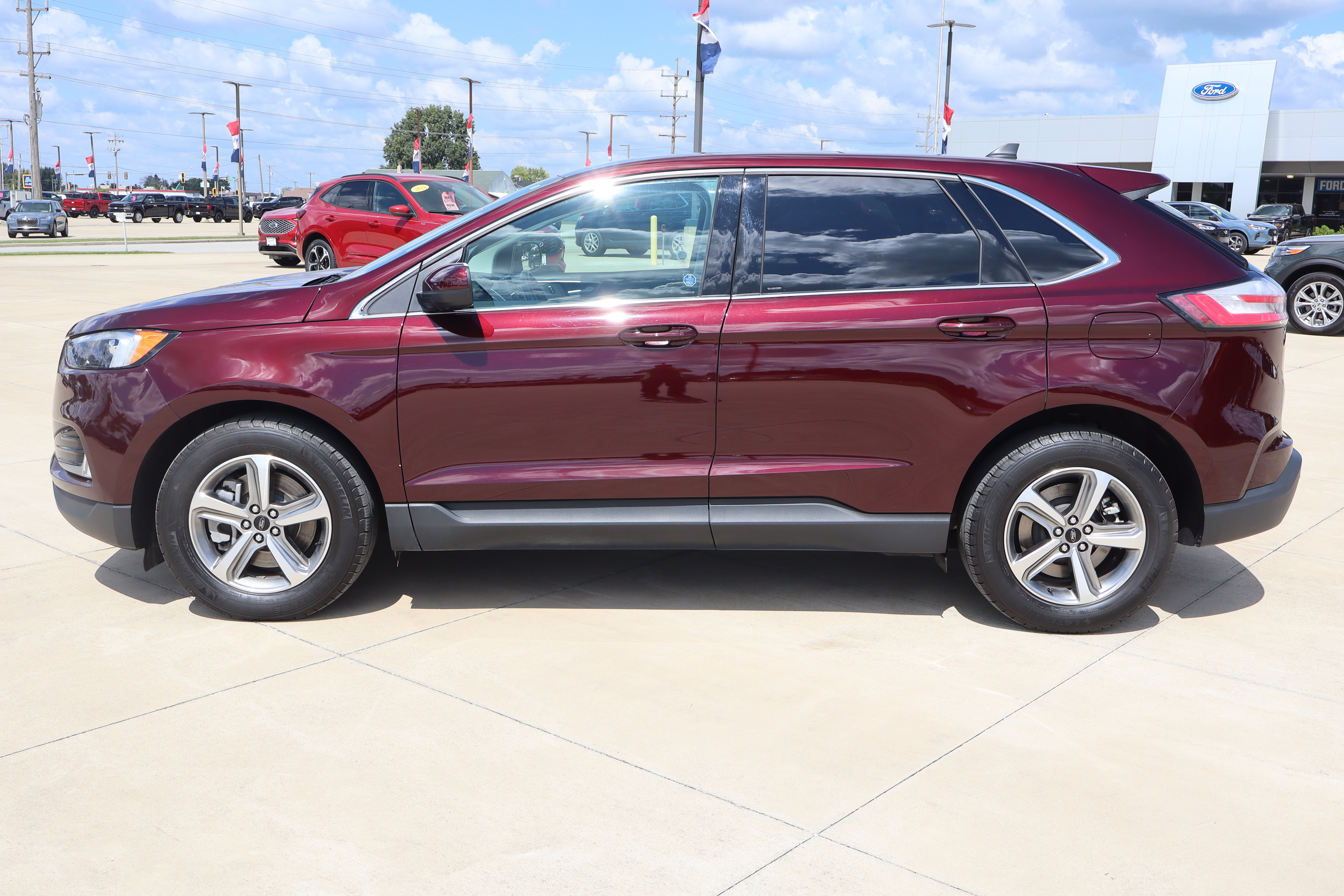 Used 2024 Ford Edge SEL w/ Convenience Package AWD/4WD image 8