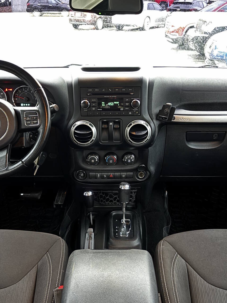 Used 2017 Jeep Wrangler Rubicon w/ Power Convenience Group AWD/4WD image 22