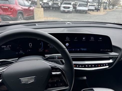 Used 2024 Cadillac Lyriq Tech image 8