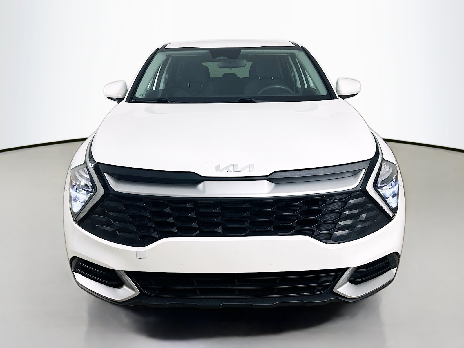Used 2023 Kia Sportage LX FWD image 2