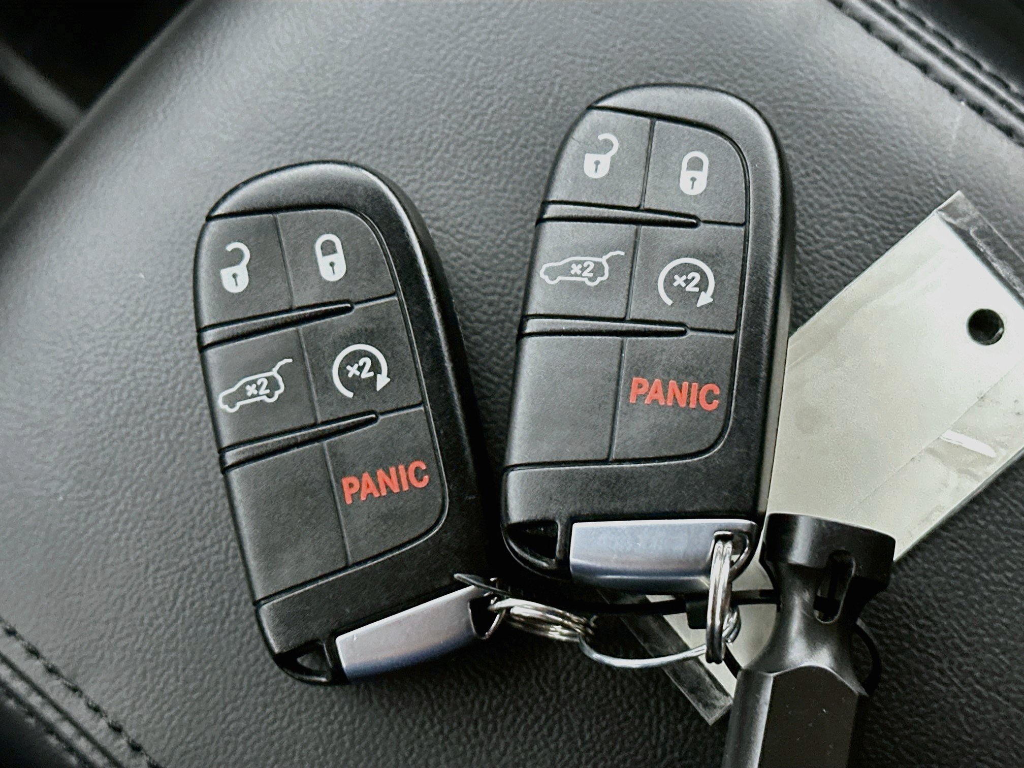 Used 2018 Jeep Grand Cherokee Laredo RWD image 25