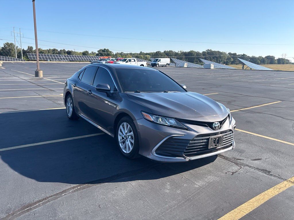 Used 2021 Toyota Camry LE FWD image 9