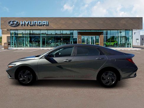New 2026 Hyundai Elantra SEL Sport Premium image 3