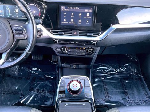 Used 2020 Kia Niro EX image 7