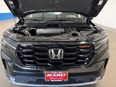 Used 2023 Honda Pilot TrailSport image 9