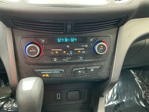 Used 2017 Ford Escape SE w/ Equipment Group 201A FWD image 17