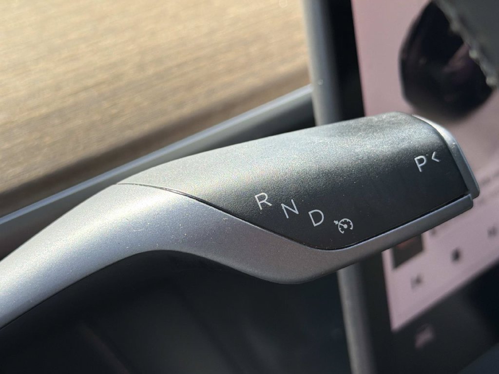 Used 2024 Tesla Model Y Performance AWD/4WD image 15