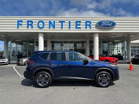 Used 2025 Nissan Rogue SV AWD/4WD image 1