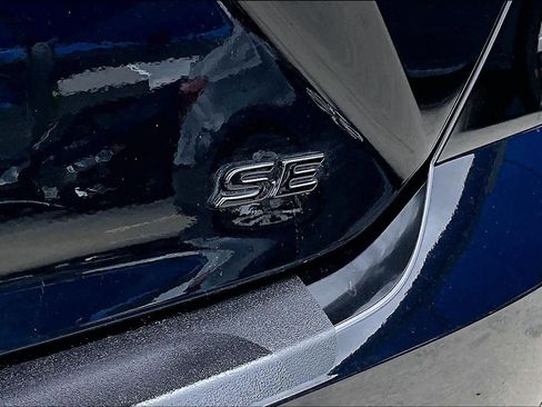 Used 2025 Toyota Camry SE w/ Convenience Package FWD image 10