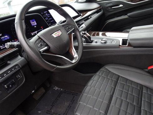 Certified 2023 Cadillac Escalade ESV Sport Platinum w/ LPO, ONYX Package image 12