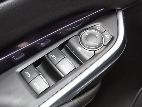 Used 2023 Cadillac XT4 Luxury w/ Cold Weather Package image 27