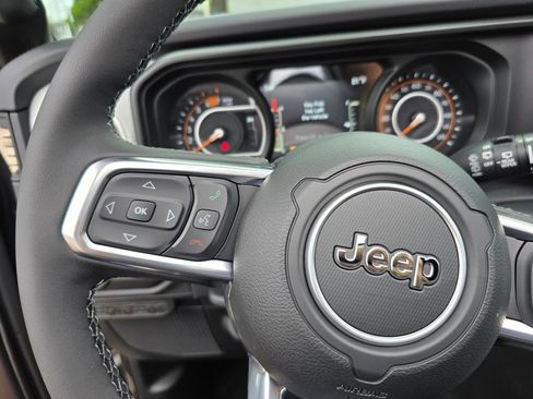 New 2025 Jeep Wrangler Sahara w/ Safety Group AWD/4WD image 18
