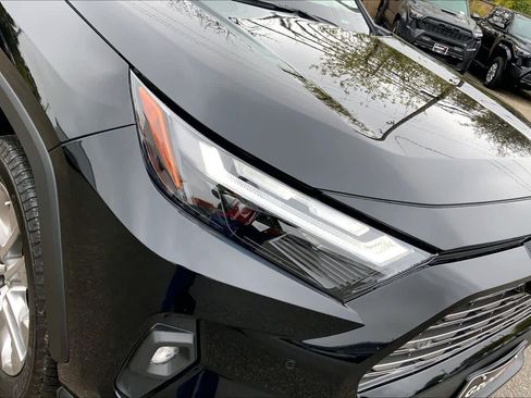Used 2025 Toyota RAV4 Limited image 27