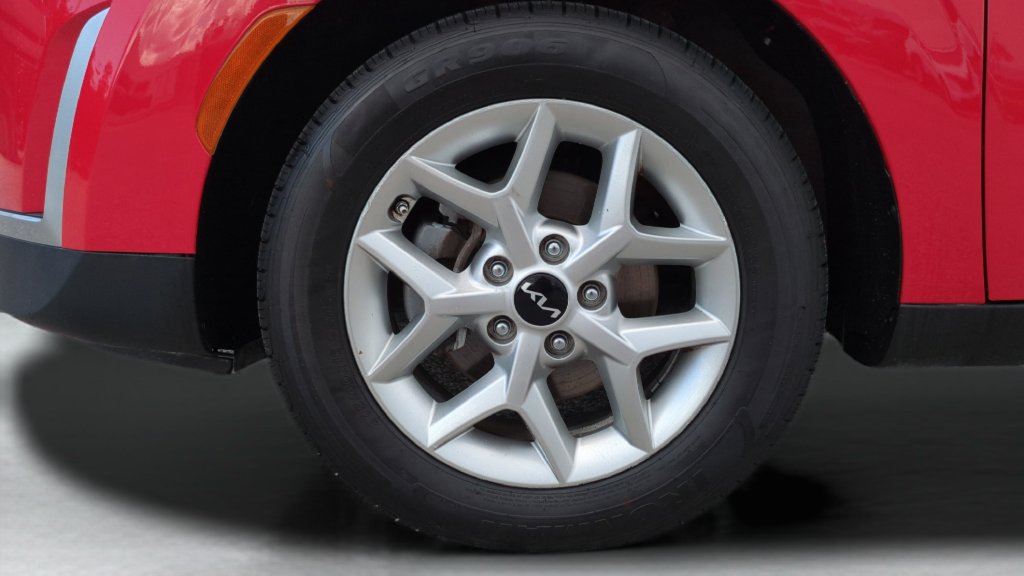 Used 2024 Kia Soul LX w/ Option Group 015 FWD image 23