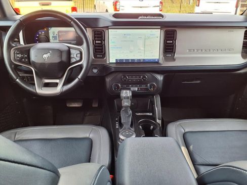 Used 2022 Ford Bronco Outer Banks image 17