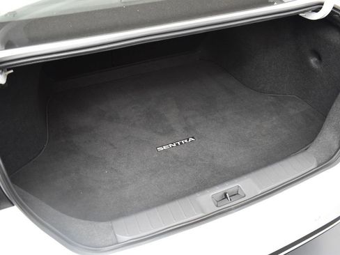 New 2025 Nissan Sentra SR image 32