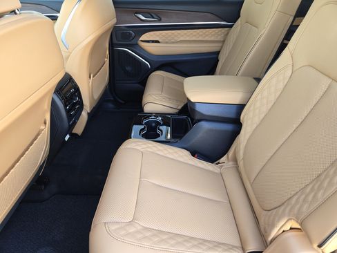 New 2025 Jeep Grand Cherokee L Summit w/ Obsidian Package image 21