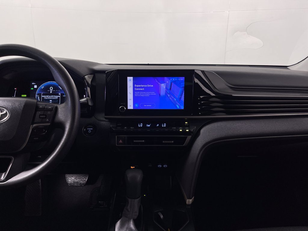 Used 2025 Toyota Camry LE FWD image 15