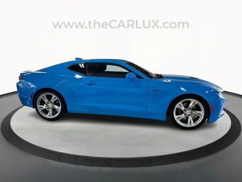 Used 2022 Chevrolet Camaro LT w/ Technology Package image 8
