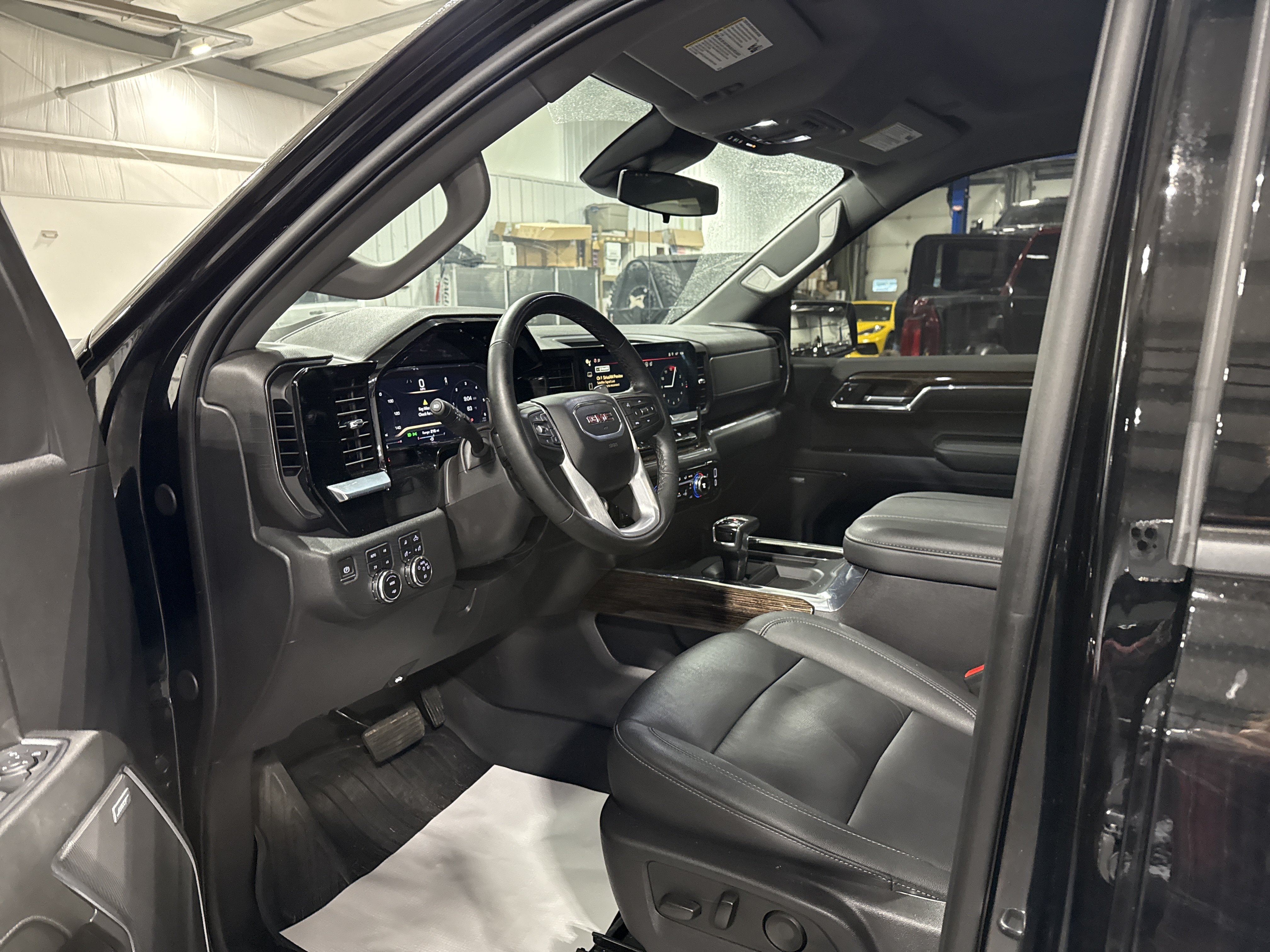 Used 2024 GMC Sierra 1500 Elevation w/ Elevation Premium Package AWD/4WD image 7
