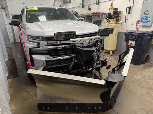 Used 2022 Chevrolet Silverado 1500 LT w/ Z71 Off-Road Package image 3