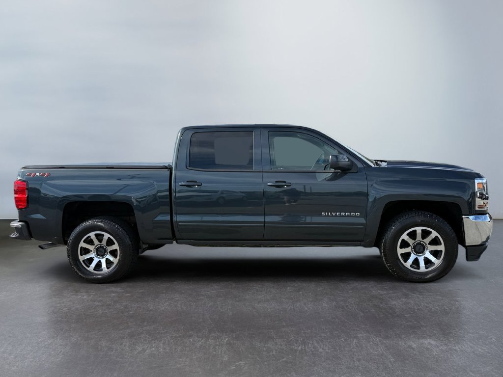 Used 2018 Chevrolet Silverado 1500 LT w/ LT Eassist Package AWD/4WD image 2