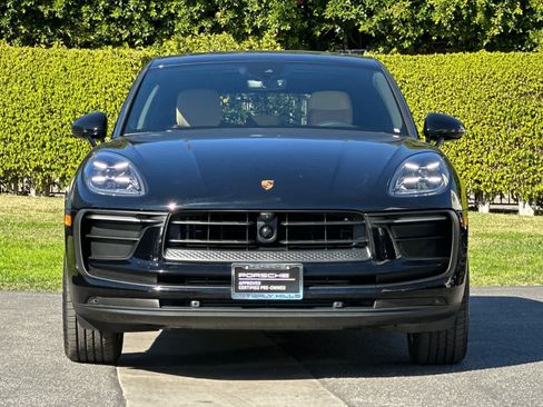 Certified 2025 Porsche Macan image 11