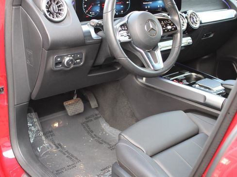 Used 2023 Mercedes-Benz EQB 300 4MATIC image 42