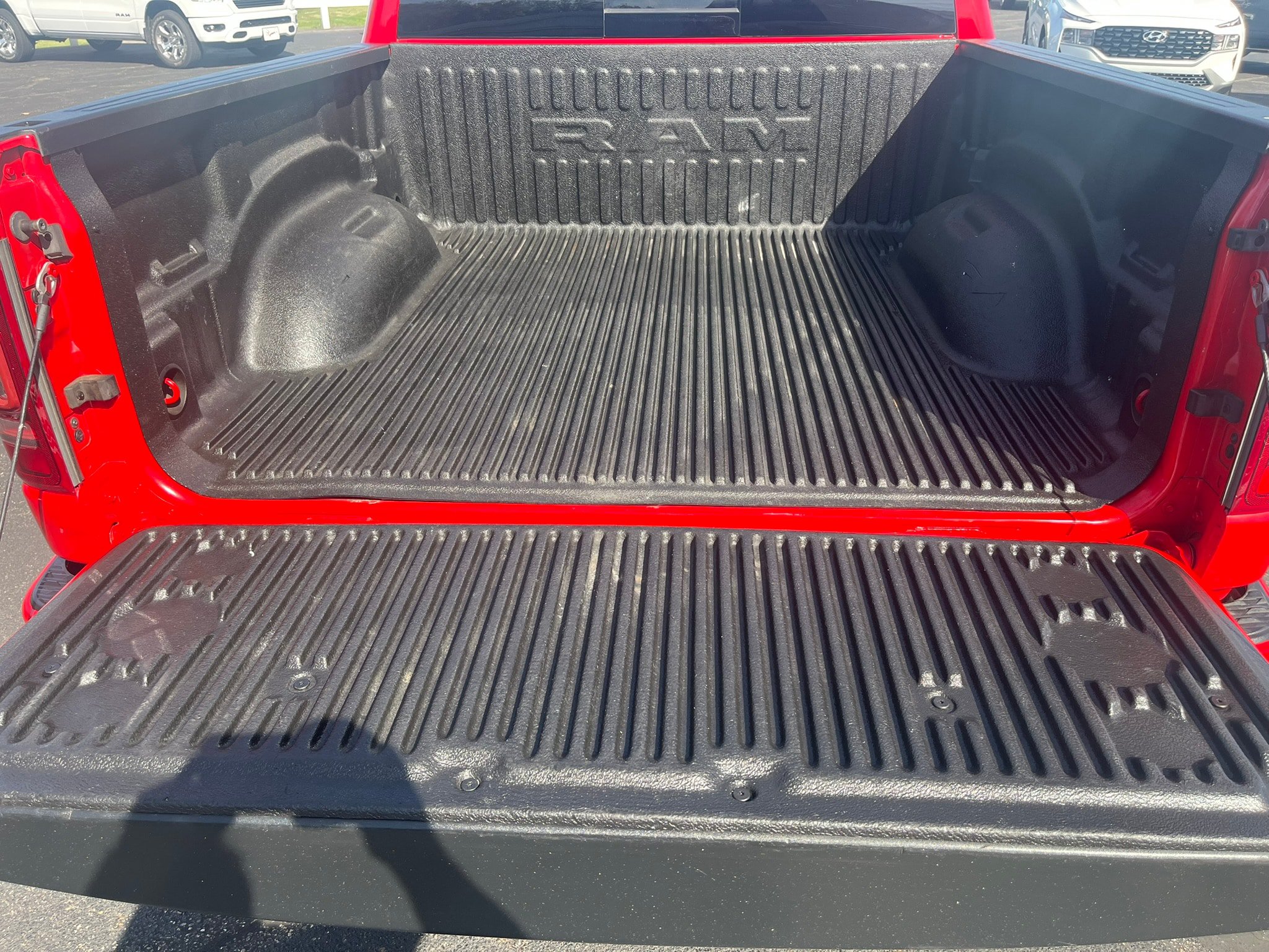 Used 2021 RAM 1500 Laramie w/ Sport Appearance Package AWD/4WD image 15