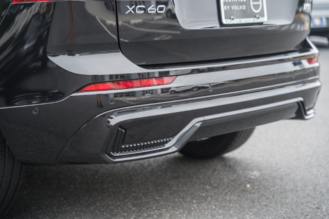 Certified 2025 Volvo XC60 B5 Plus w/ Climate Package AWD/4WD image 9