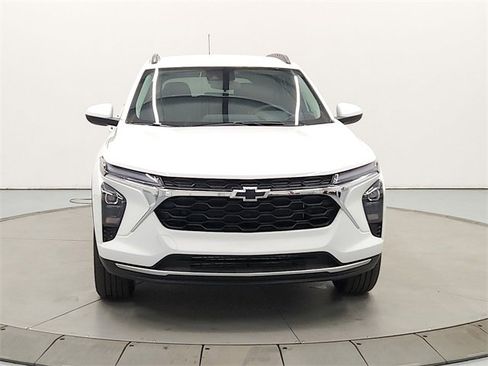 New 2026 Chevrolet Trax LT w/ Driver Confidence Package image 2