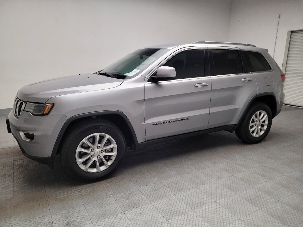 Used 2021 Jeep Grand Cherokee Laredo X AWD/4WD image 2